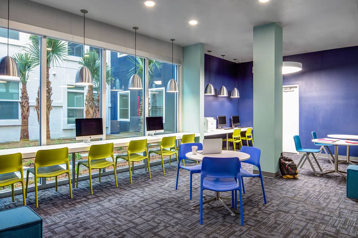 Indoor image of CBG’s Lark on 42nd’s student workspace located at 14202 North 42nd Street, Tampa, FL 33613.