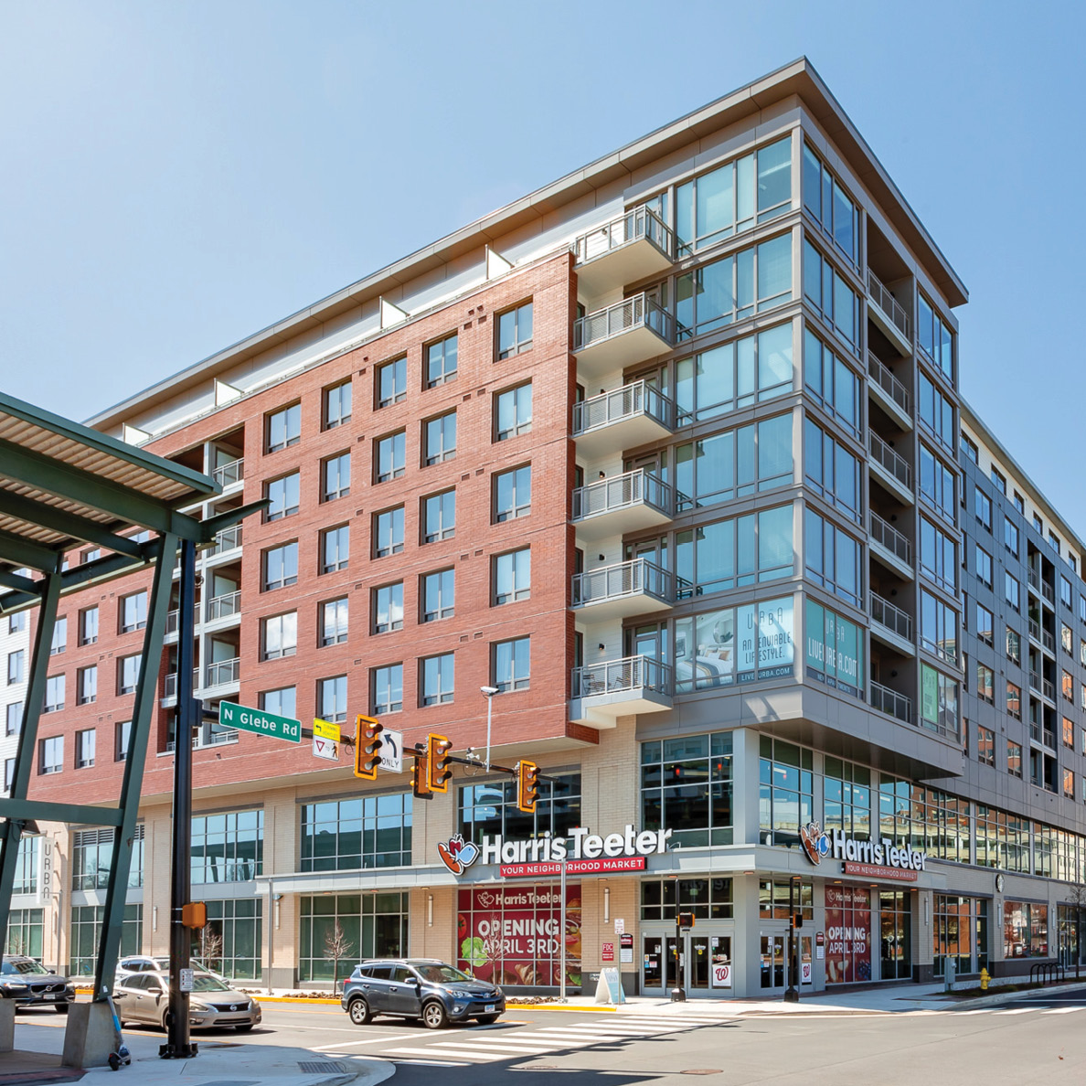 Exterior of UrbA Phase I and the ground-floor Harris Teeter in Arlington, VA